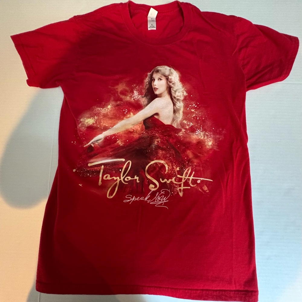 Taylor Swift Red Short Sleeve Tee Speak Now Tour Shirt